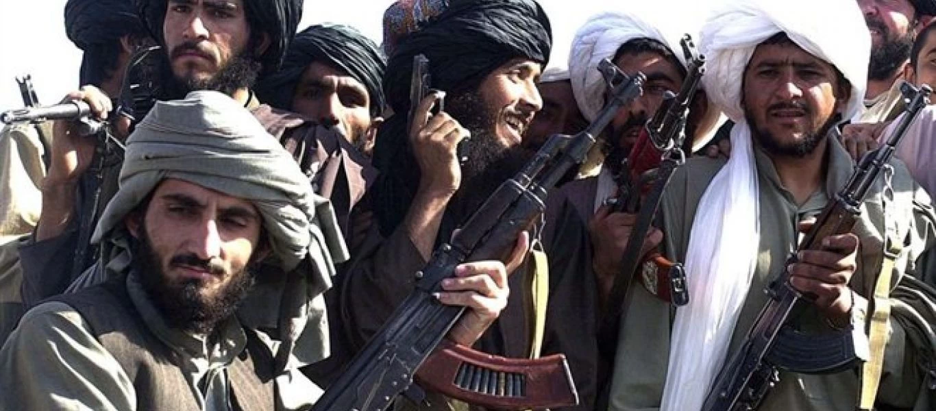 Τους έχουν πάρει στο «ψιλό»: Υποστηρικτές των Ταλιμπάν έκαναν... εικονική κηδεία Αμερικανών στρατιωτών (βίντεο)